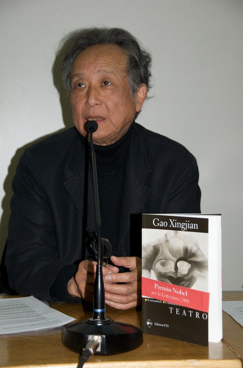 2/ - Gao Xingjian a Pisa il 21 ottobre 2011 durante la presentazione del libro