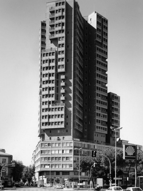 2/ - Giovanni Michelucci e la citt� verticale. Il grattacielo di Livorno