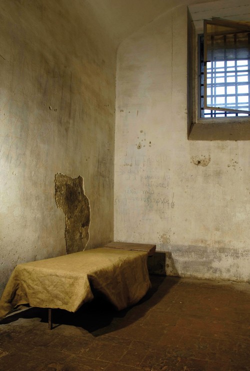 2/ - Condannato perch� nacque. I graffiti del carcere di Vicopisano tra Otto e Novecento