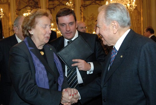 7/ - La memoria � il futuro dei libri. 