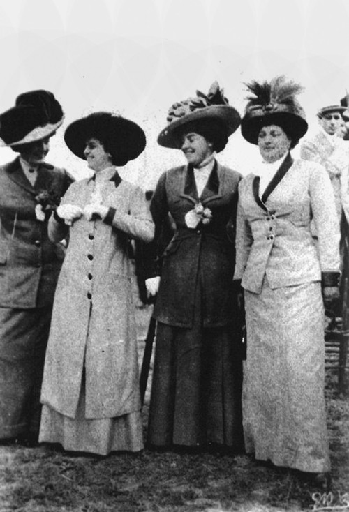 10/ - Cos riferisce un cronista per il solito ben informato.... Pisa nei giornali tra Otto e Novecento