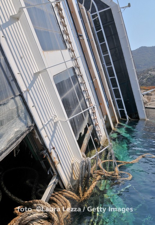 2/ - Costa Concordia. L'altro volto della verit�. 