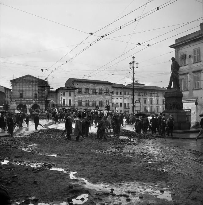 5/ - Il giorno del diluvio. 4 novembre 1966 <br />L'alluvione a Pisa e in provincia. Seconda edizione aggiornata agli eventi del  2014