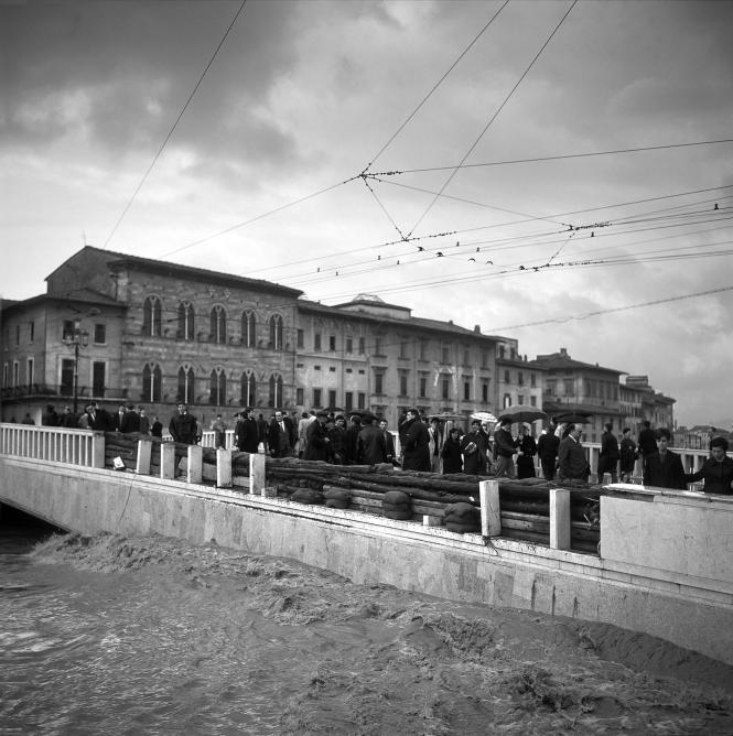 7/ - Il giorno del diluvio. 4 novembre 1966 <br />L'alluvione a Pisa e in provincia. Seconda edizione aggiornata agli eventi del  2014