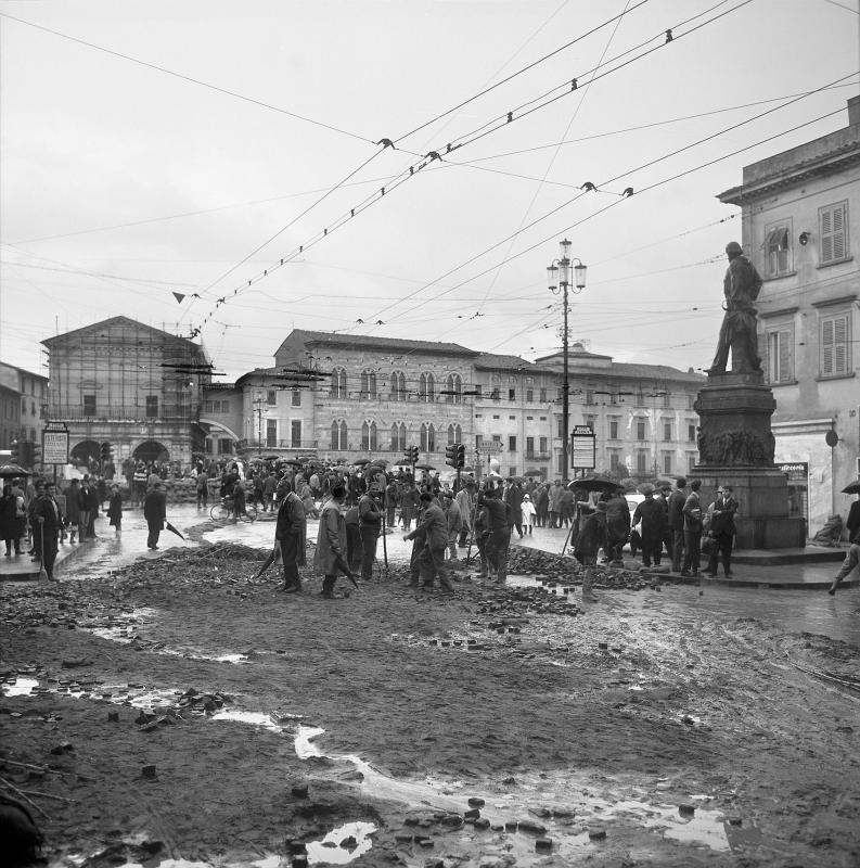 10/ - Il giorno del diluvio <br /> 4 novembre 1966 <br />L'alluvione a Pisa e in provincia. Terza edizione